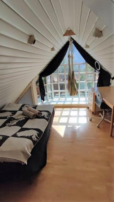 Icelandic Art Garden Villa W. Parking In Centre City Reykjavik Luaran gambar