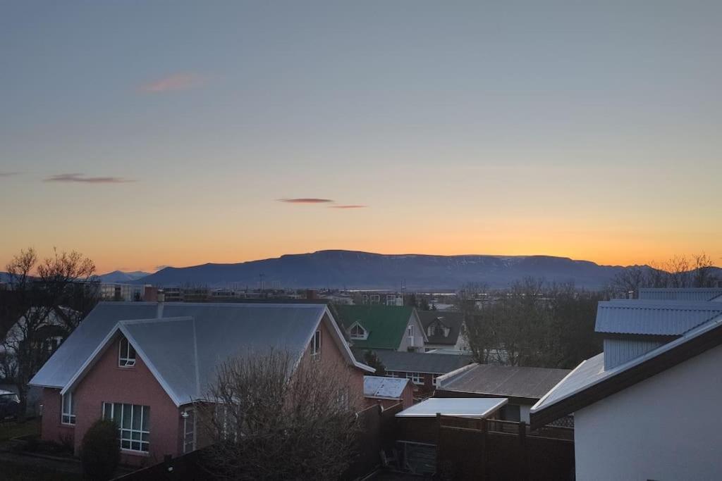 Icelandic Art Garden Villa W. Parking In Centre City Reykjavik Luaran gambar